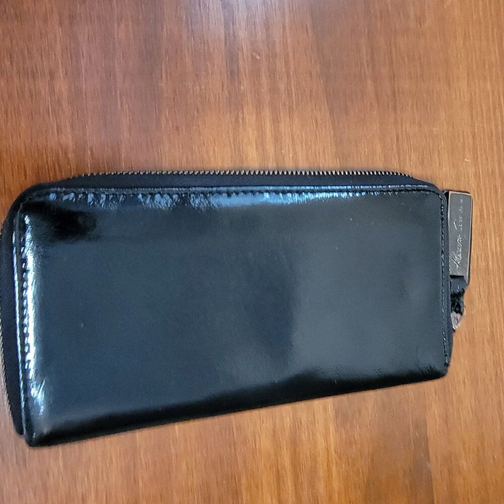 Kenneth Cole New York Black Patent Leather Clutch Purse Wallet - Picture 8 of 13